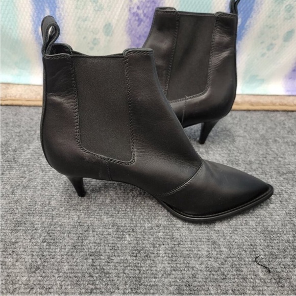 🔥 STEAL DEAL 🔥 NEW Moschino Black Ankle Mini-Heeled Boots Made in Italy - Picture 3 of 8